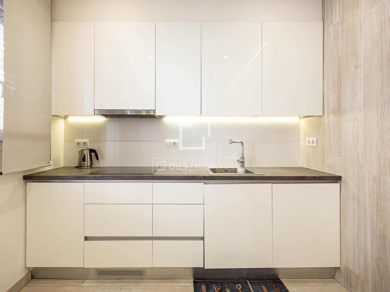 Apartment à Barcelona, Espagne 3 chambres, 138 m2 No. 167968