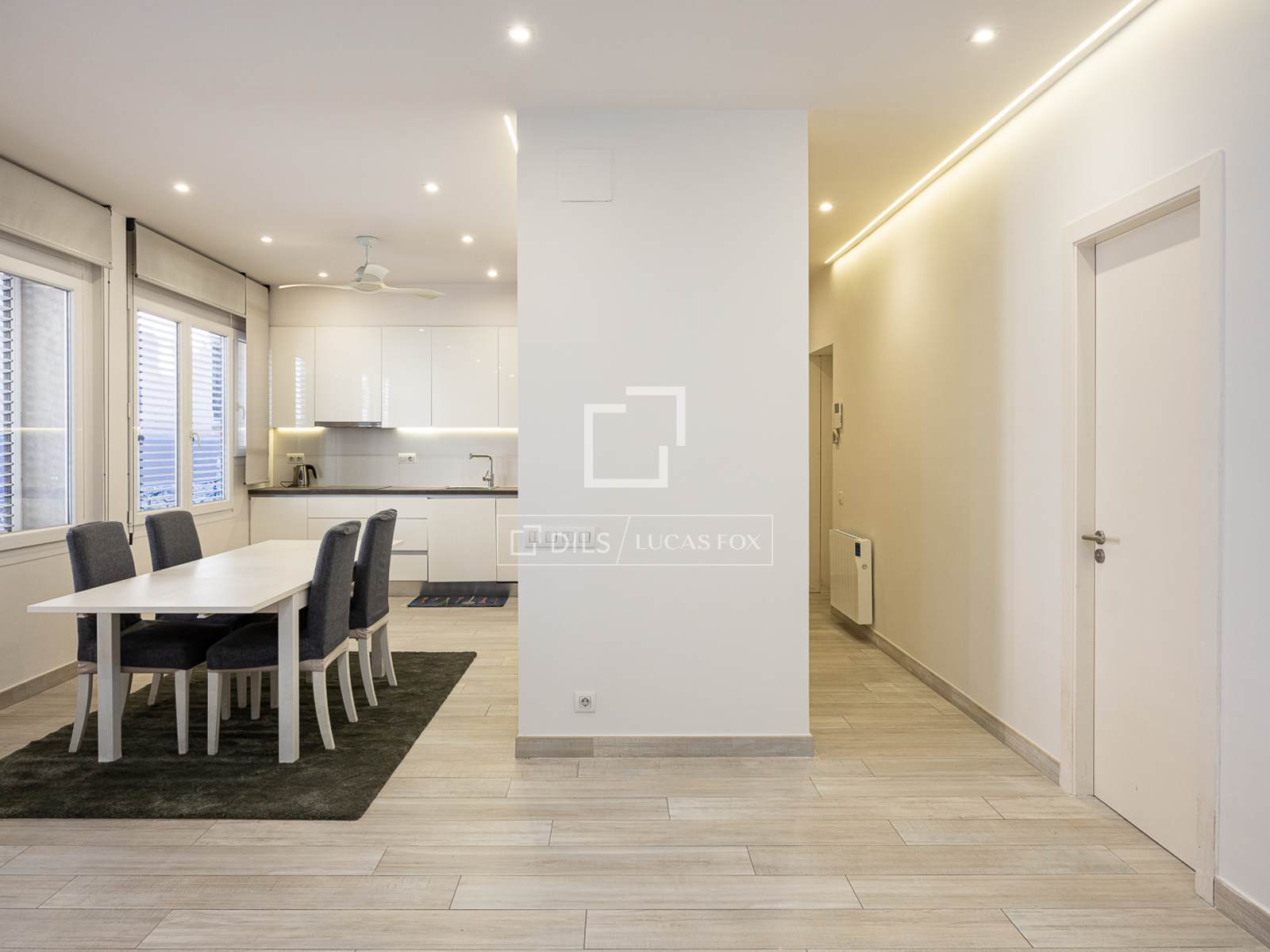 Apartment à Barcelona, Espagne 3 chambres, 138 m2 No. 167968