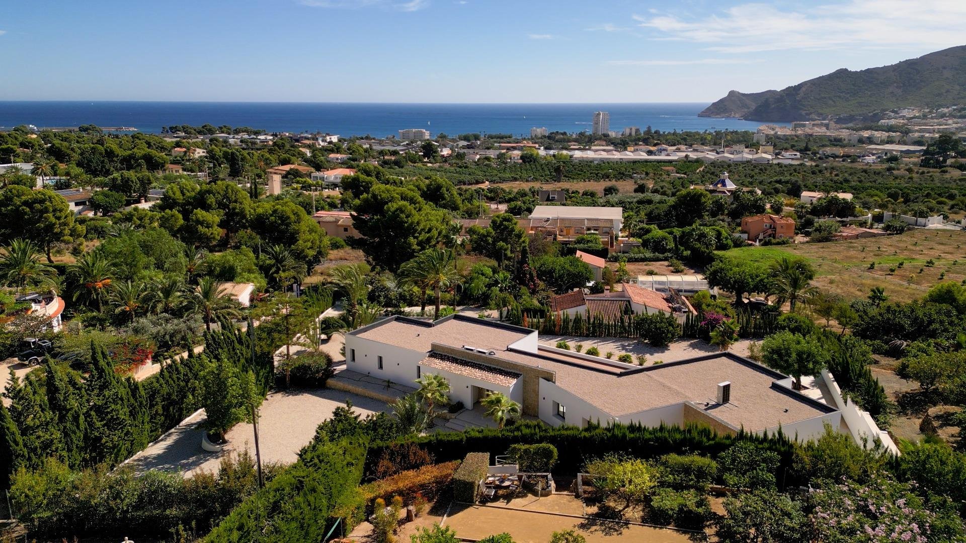 Villa in Altea, Alicante, Spain 4 bedrooms, 500 sq.m. No. 165279