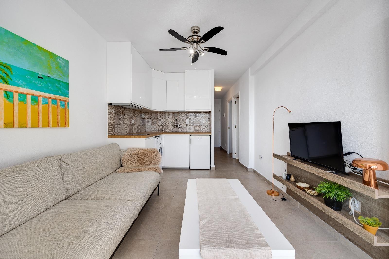Apartamento en Torrevieja, Alicante, España 1 dormitorio, 52 m2 No. 182982