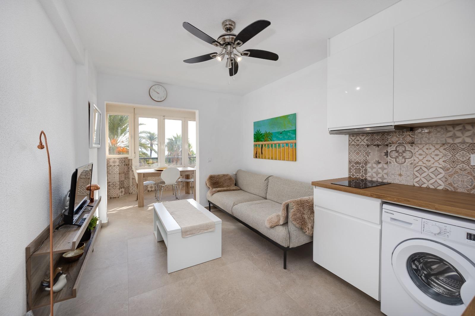 Apartamento en Torrevieja, Alicante, España 1 dormitorio, 52 m2 No. 182982