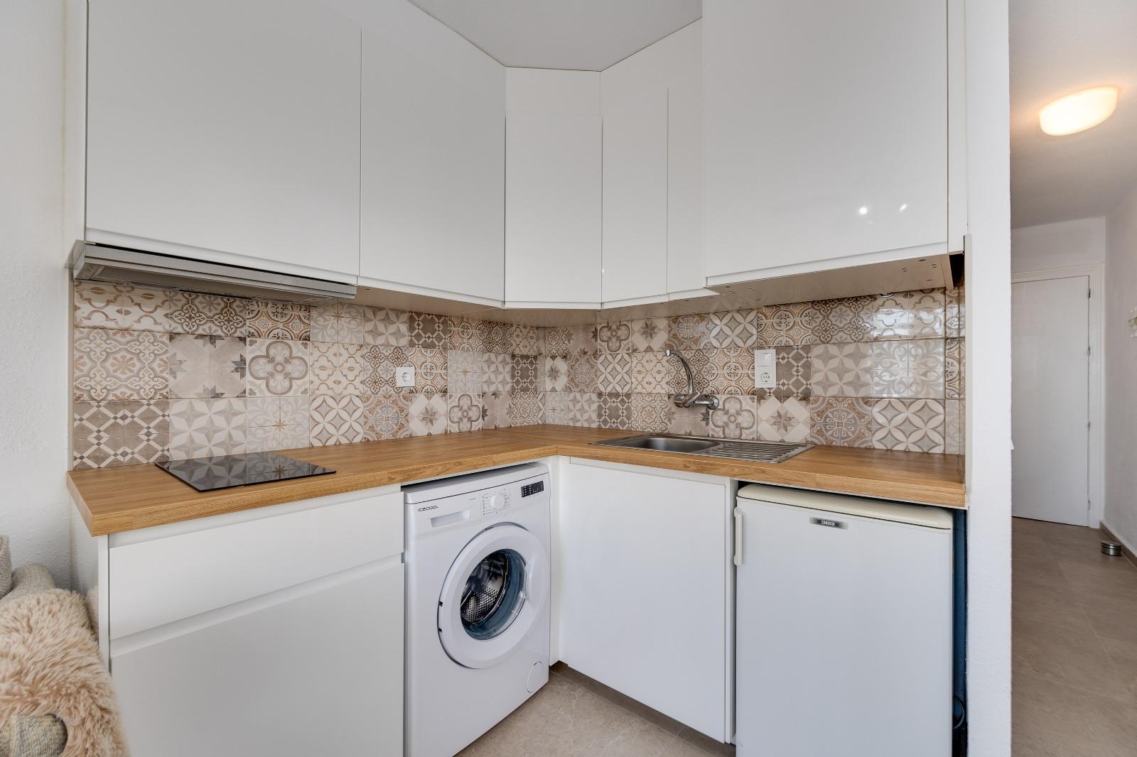 Apartamento en Torrevieja, Alicante, España 1 dormitorio, 52 m2 No. 182982