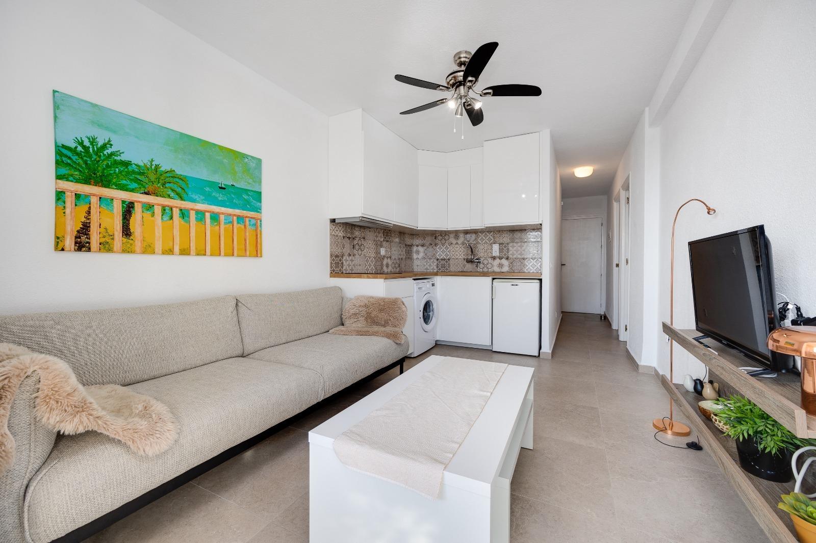 Apartamento en Torrevieja, Alicante, España 1 dormitorio, 52 m2 No. 182982