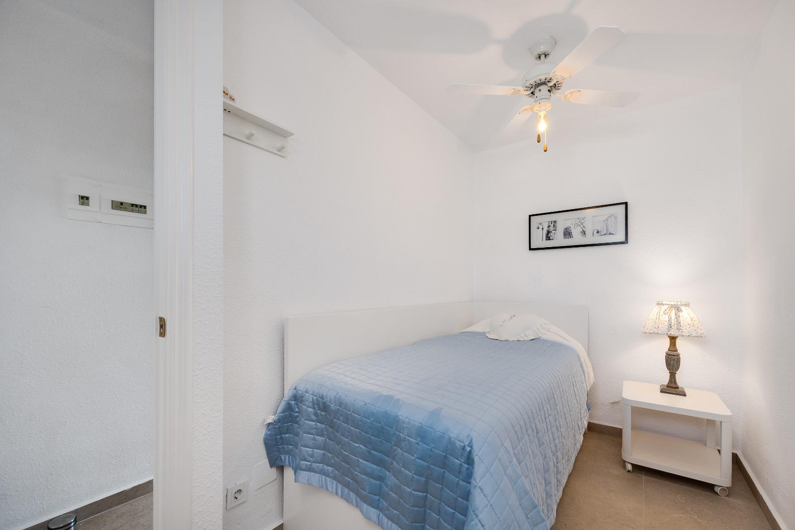 Apartamento en Torrevieja, Alicante, España 1 dormitorio, 52 m2 No. 182982