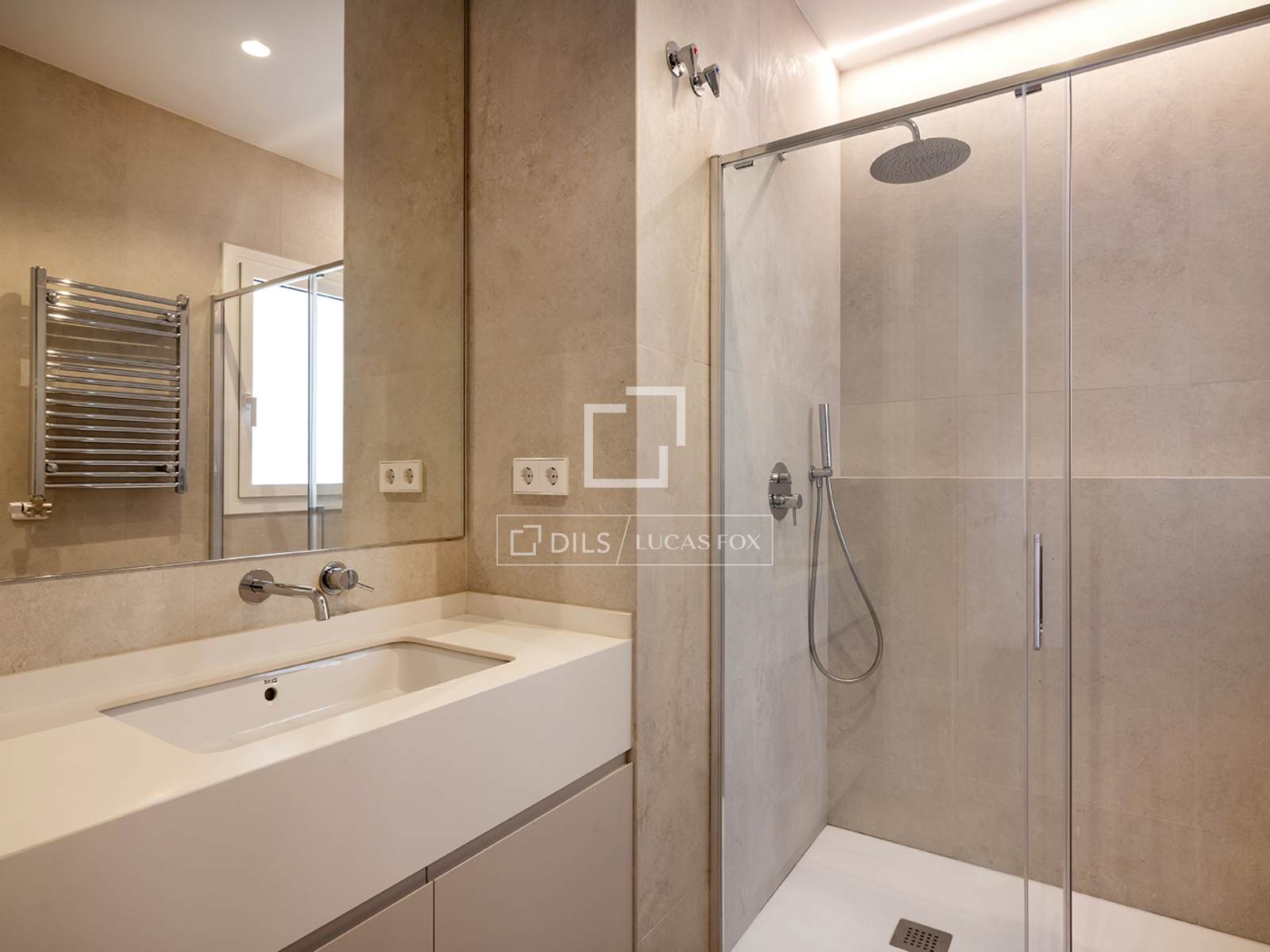 Apartment in Barcelona, Spain 3 bedrooms, 189 sq.m. No. 150517