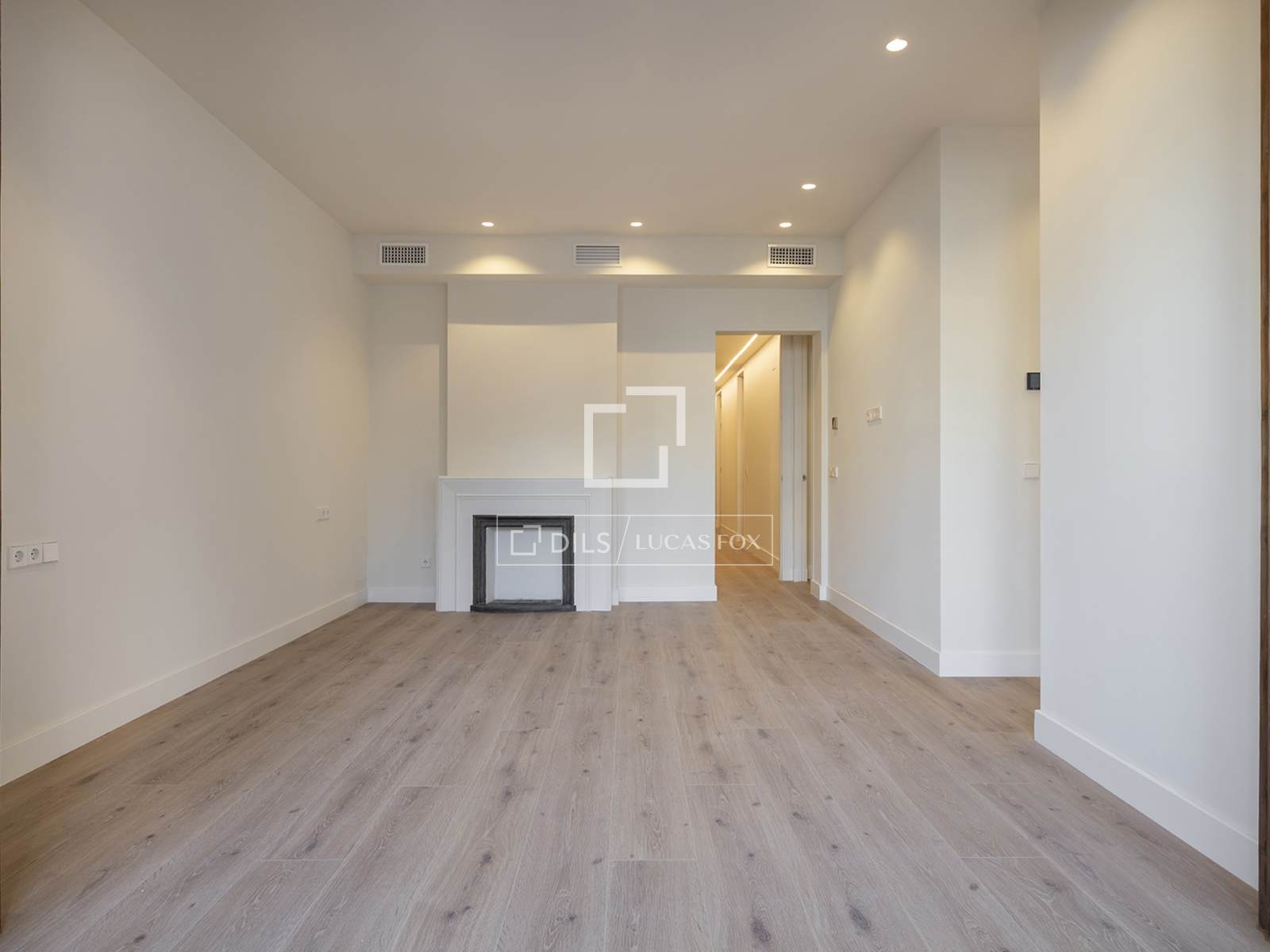 Apartment in Barcelona, Spain 3 bedrooms, 189 sq.m. No. 150517