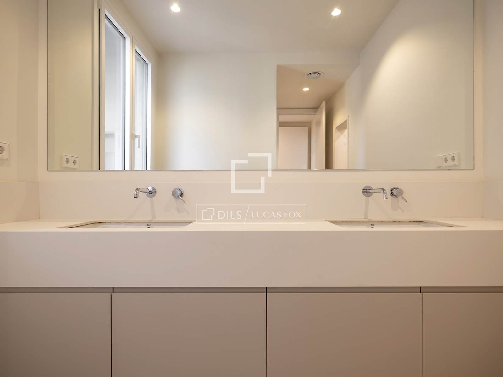 Apartment in Barcelona, Spain 3 bedrooms, 189 sq.m. No. 150517