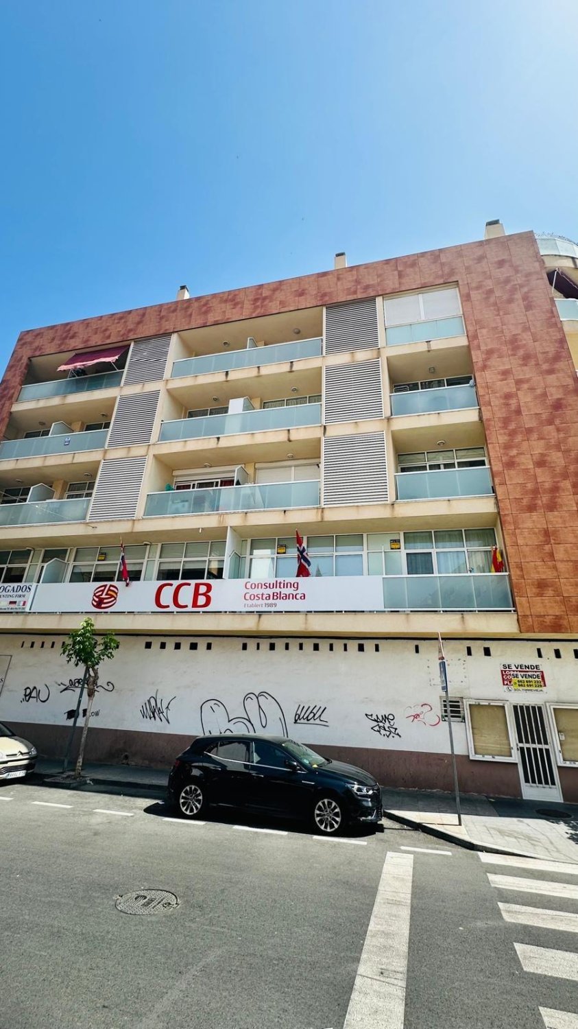 Apartment in Torrevieja, Alicante, Spain 3 bedrooms, 60 sq.m. No. 189089