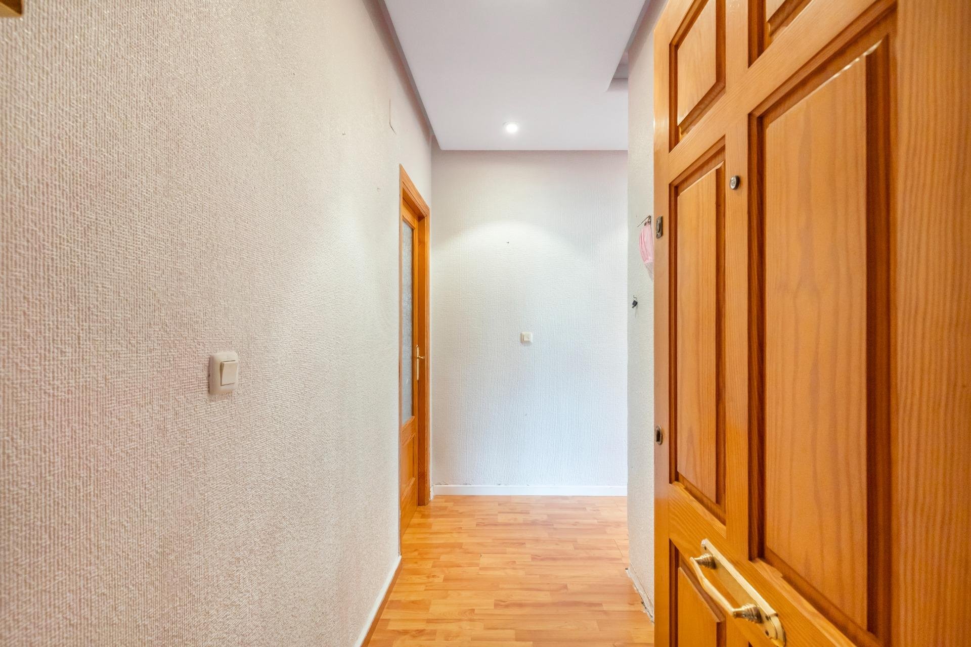 Apartamento en Torrevieja, Alicante, España 3 dormitorios,  No. 189090