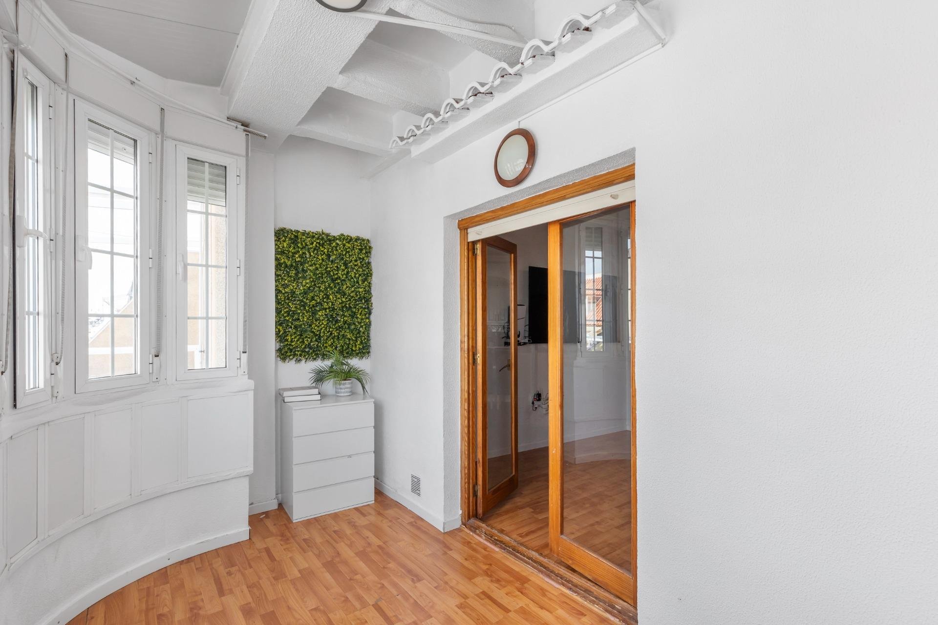 Apartamento en Torrevieja, Alicante, España 3 dormitorios,  No. 189090