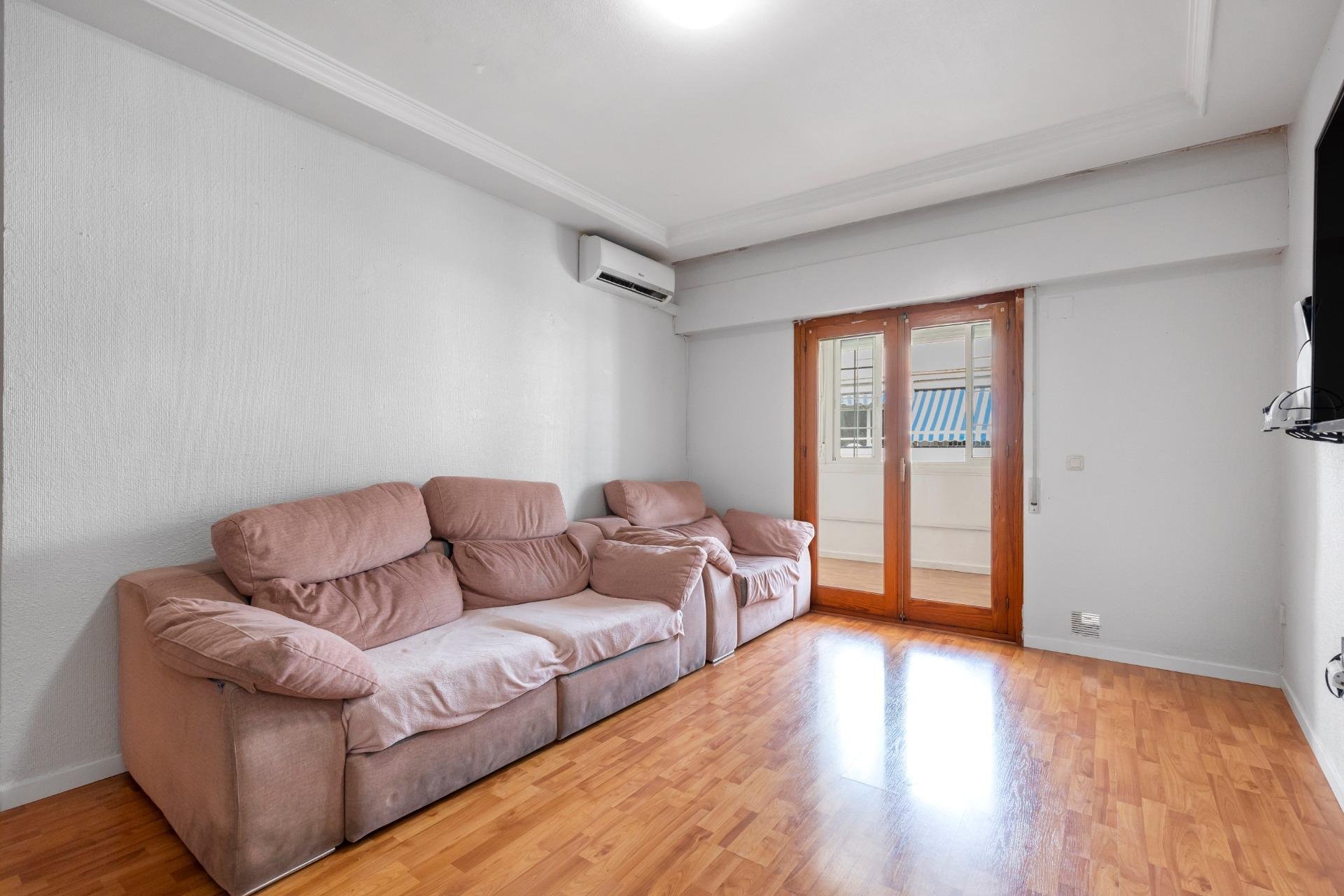 Apartamento en Torrevieja, Alicante, España 3 dormitorios,  No. 189090