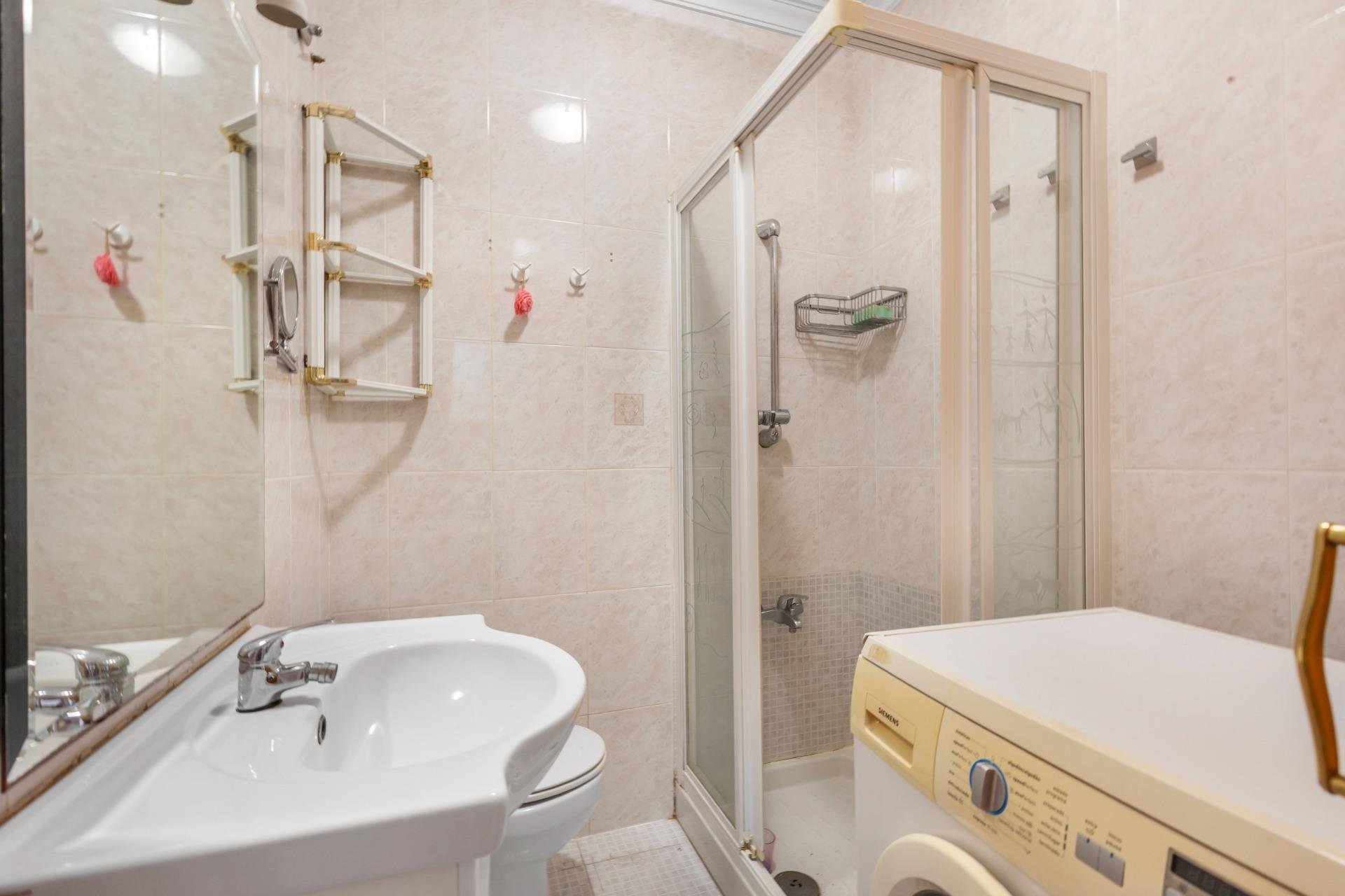 Apartamento en Torrevieja, Alicante, España 3 dormitorios,  No. 189090