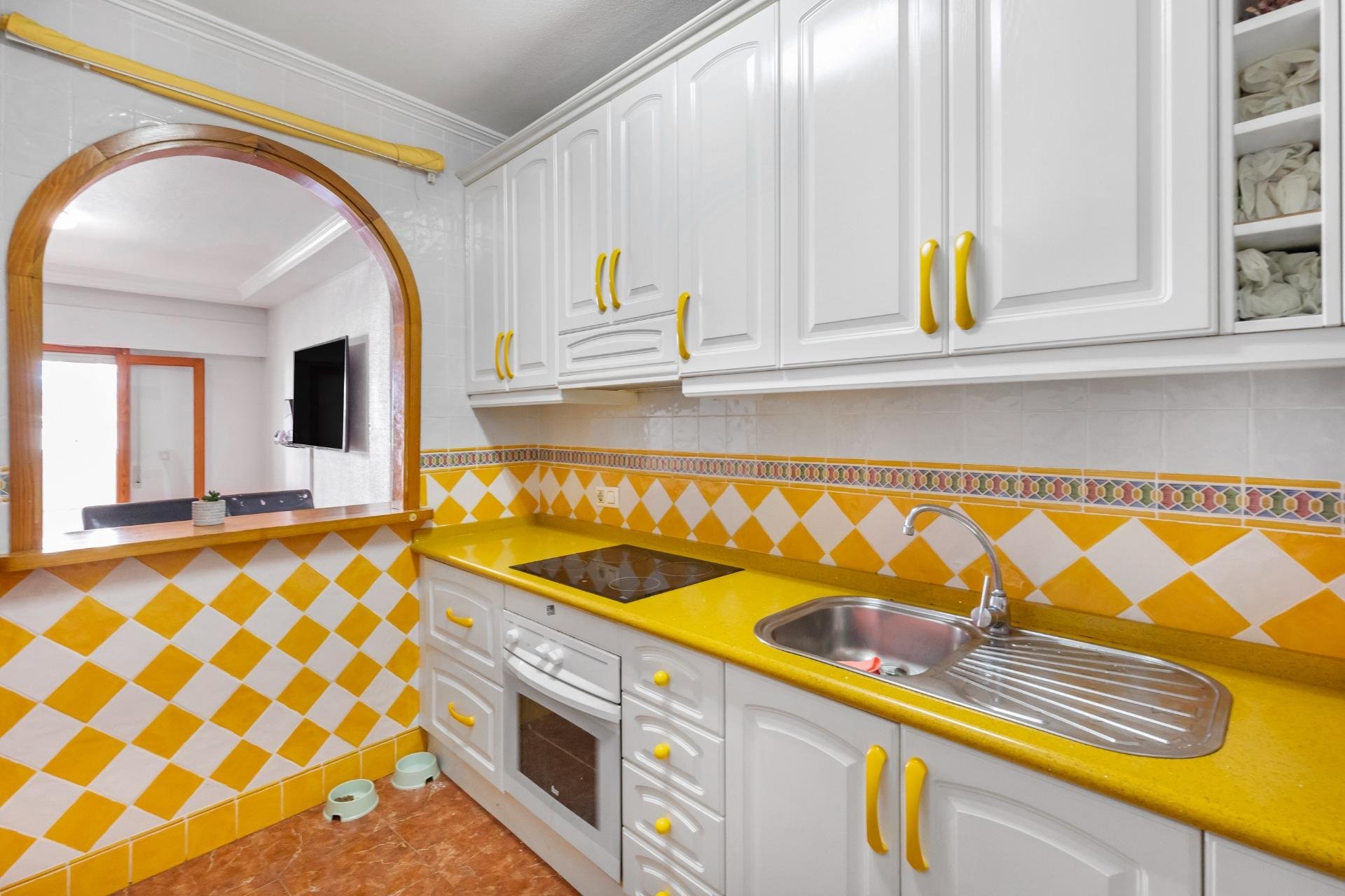 Apartamento en Torrevieja, Alicante, España 3 dormitorios,  No. 189090