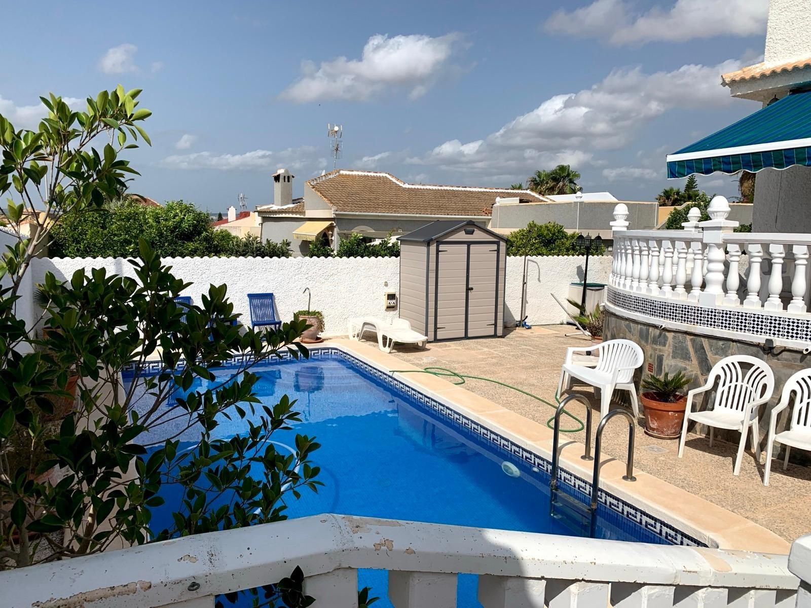 Rindu māja Torrevieja, Alicante, Spānijā 5 istabas, 170 m2 Nr. 192339