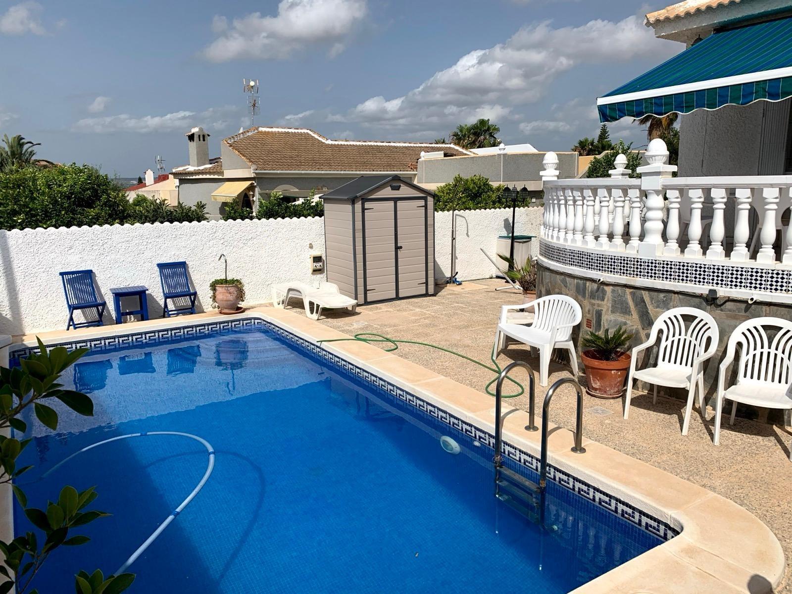 Rindu māja Torrevieja, Alicante, Spānijā 5 istabas, 170 m2 Nr. 192339