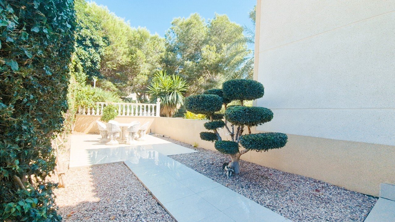 Villa in Villamartin, Alicante, Spain 3 bedrooms, 184 sq.m. No. 192337