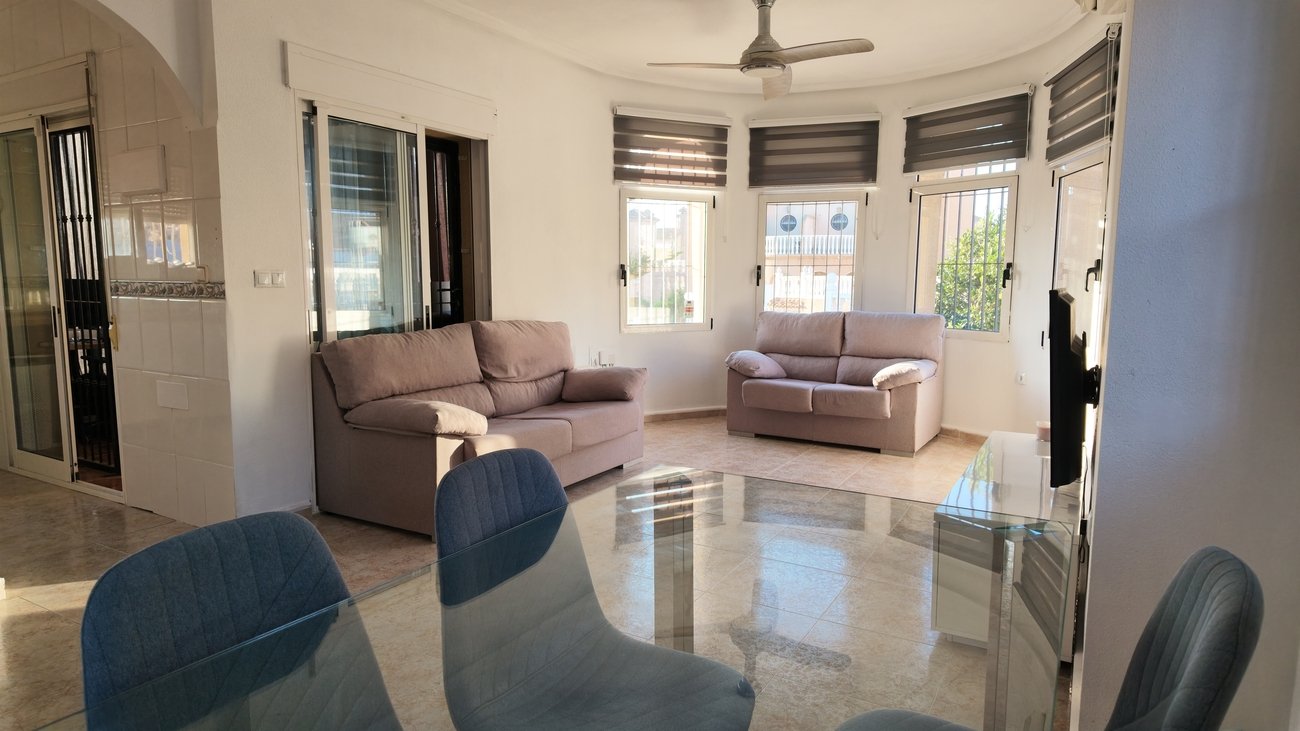 Villa in Villamartin, Alicante, Spain 3 bedrooms, 184 sq.m. No. 192337
