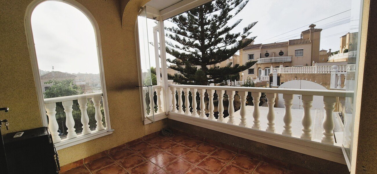 Villa in Villamartin, Alicante, Spain 3 bedrooms, 184 sq.m. No. 192337