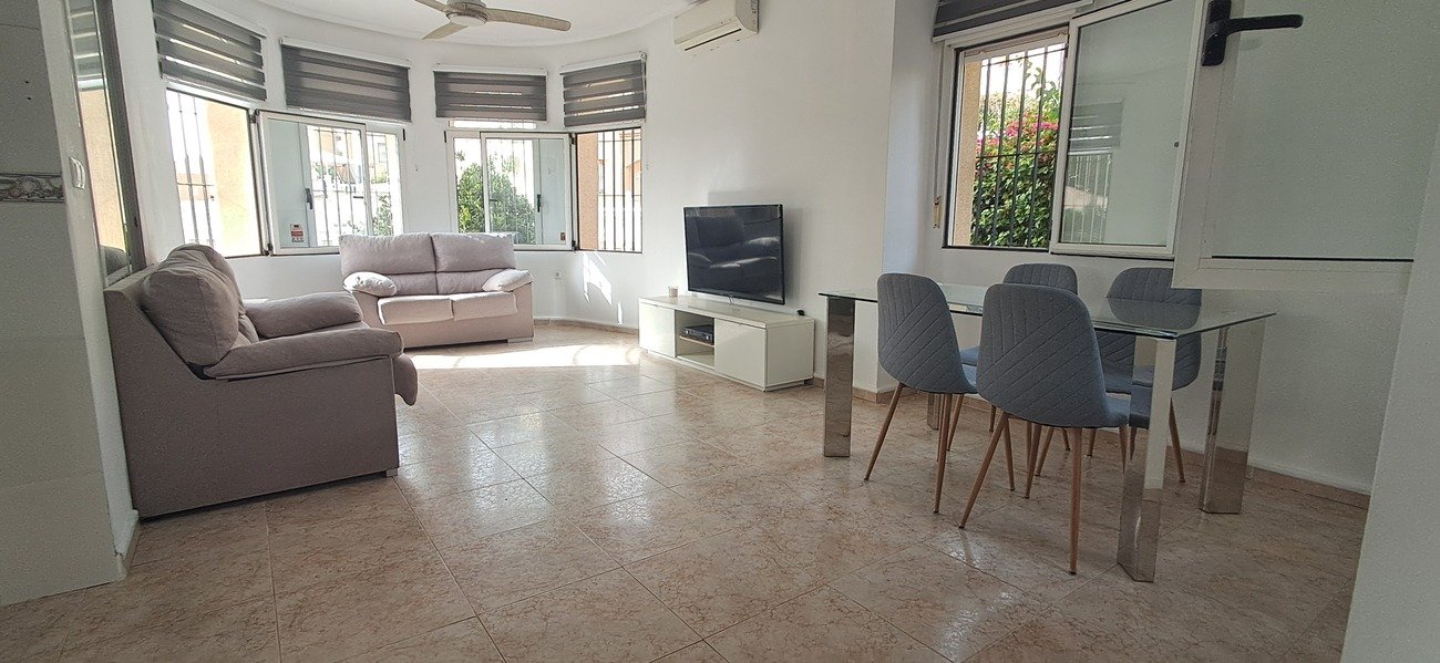 Villa in Villamartin, Alicante, Spain 3 bedrooms, 184 sq.m. No. 192337
