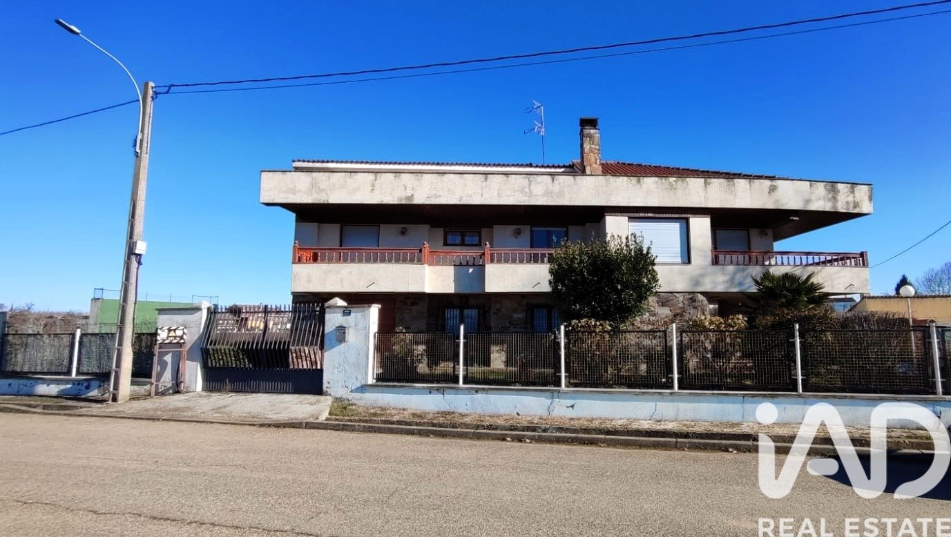 House in Veguellina de Orbigo, Leon, Spanien 6 Schlafzimmer, 949 m2 Nr. 173247