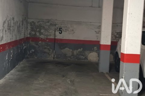 Garage in Madrid, Spain No. 196502