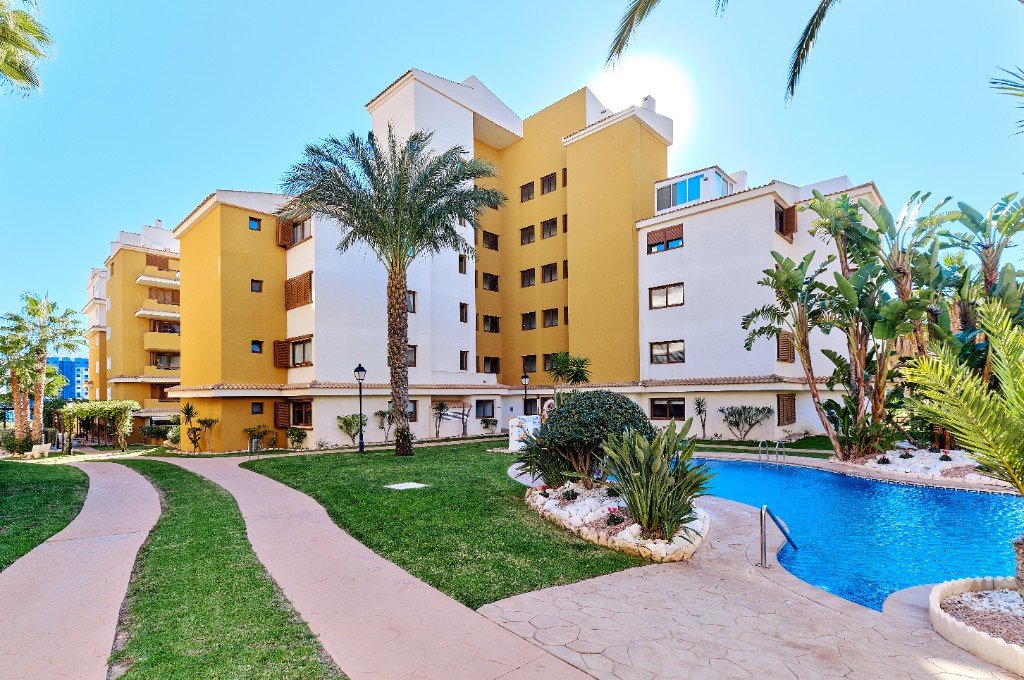 Apartamento en Punta Prima, Alicante, España 2 dormitorios, 85 m2 No. 144838