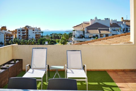 Apartment à Punta Prima, Alicante, Espagne 2 chambres, 85 m2 No. 144838