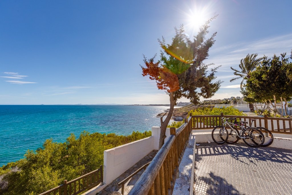 Huvila Alicante, Espanja 4 makuuhuonetta, 333 m2 No. 144840