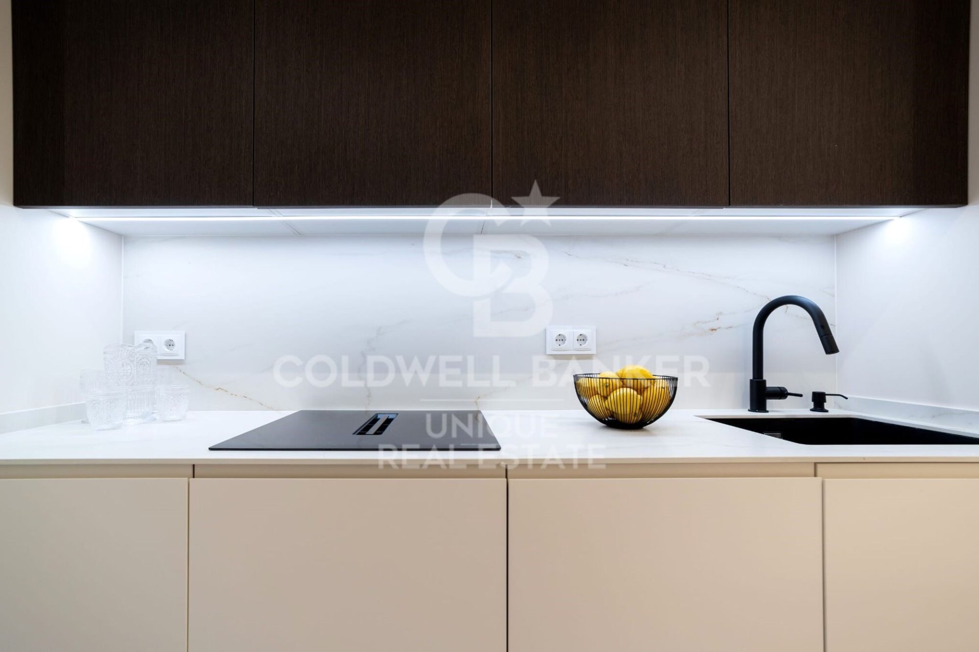 Apartamento en Madrid, España 2 dormitorios, 98 m2 No. 156822