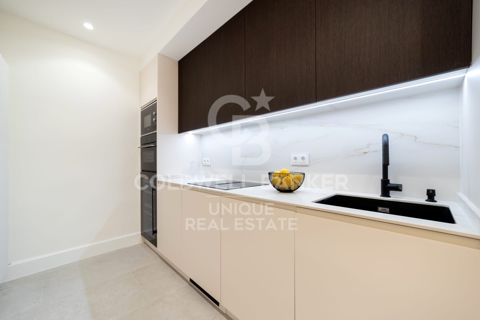Apartamento en Madrid, España 2 dormitorios, 98 m2 No. 156822