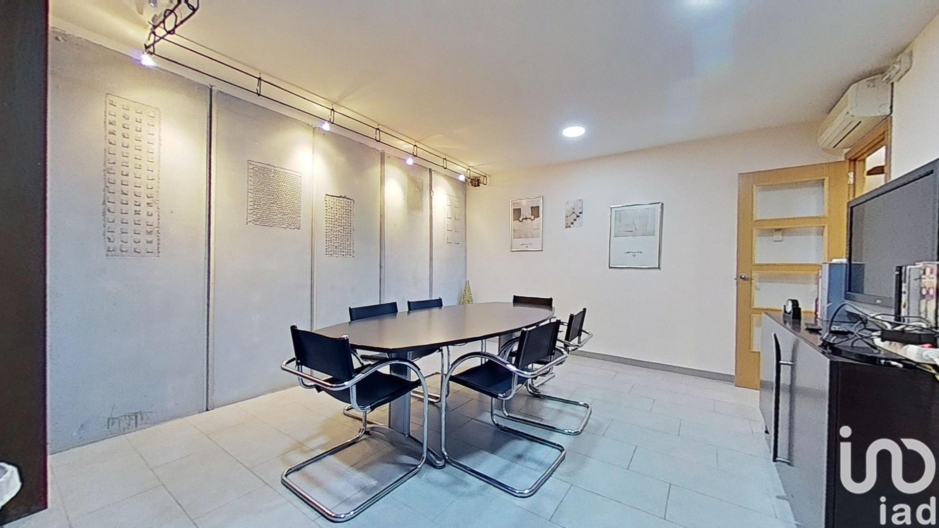 Commercial property in Vila-real, Castellon, Spain 3 bedrooms, 85 sq.m. No. 186115