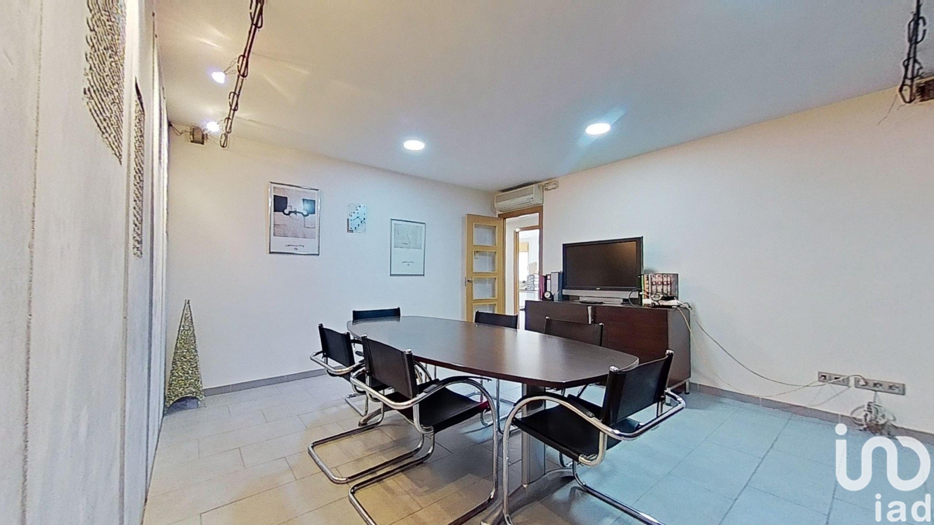 Commercial property in Vila-real, Castellon, Spain 3 bedrooms, 85 sq.m. No. 186115