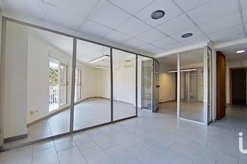 Commercial property in Vila-real, Castellon, Spain 2 bedrooms, 89 sq.m. No. 186116