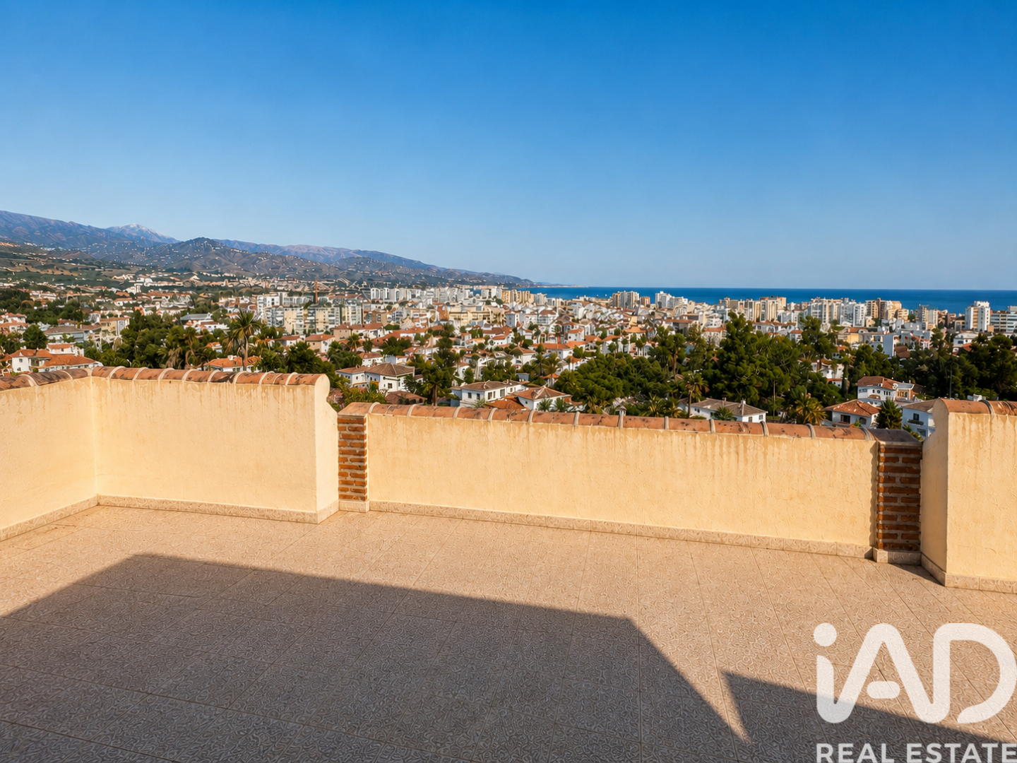 House à Torre del Mar, Malaga, Espagne 4 chambres, 240 m2 No. 195113