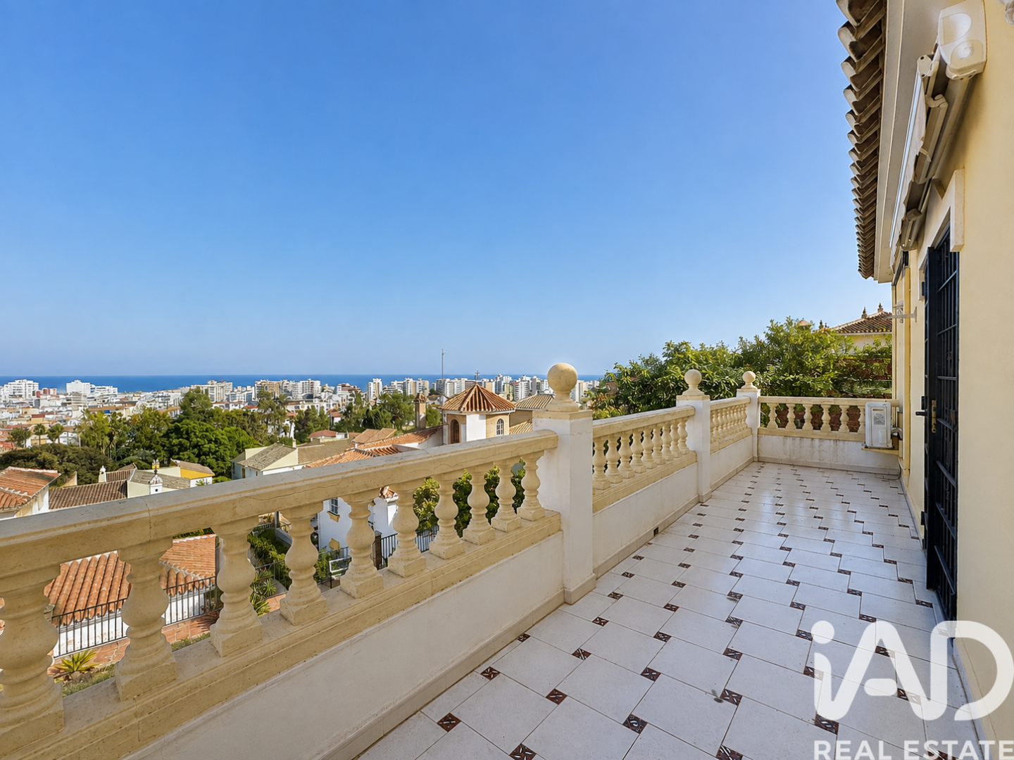 House à Torre del Mar, Malaga, Espagne 4 chambres, 240 m2 No. 195113