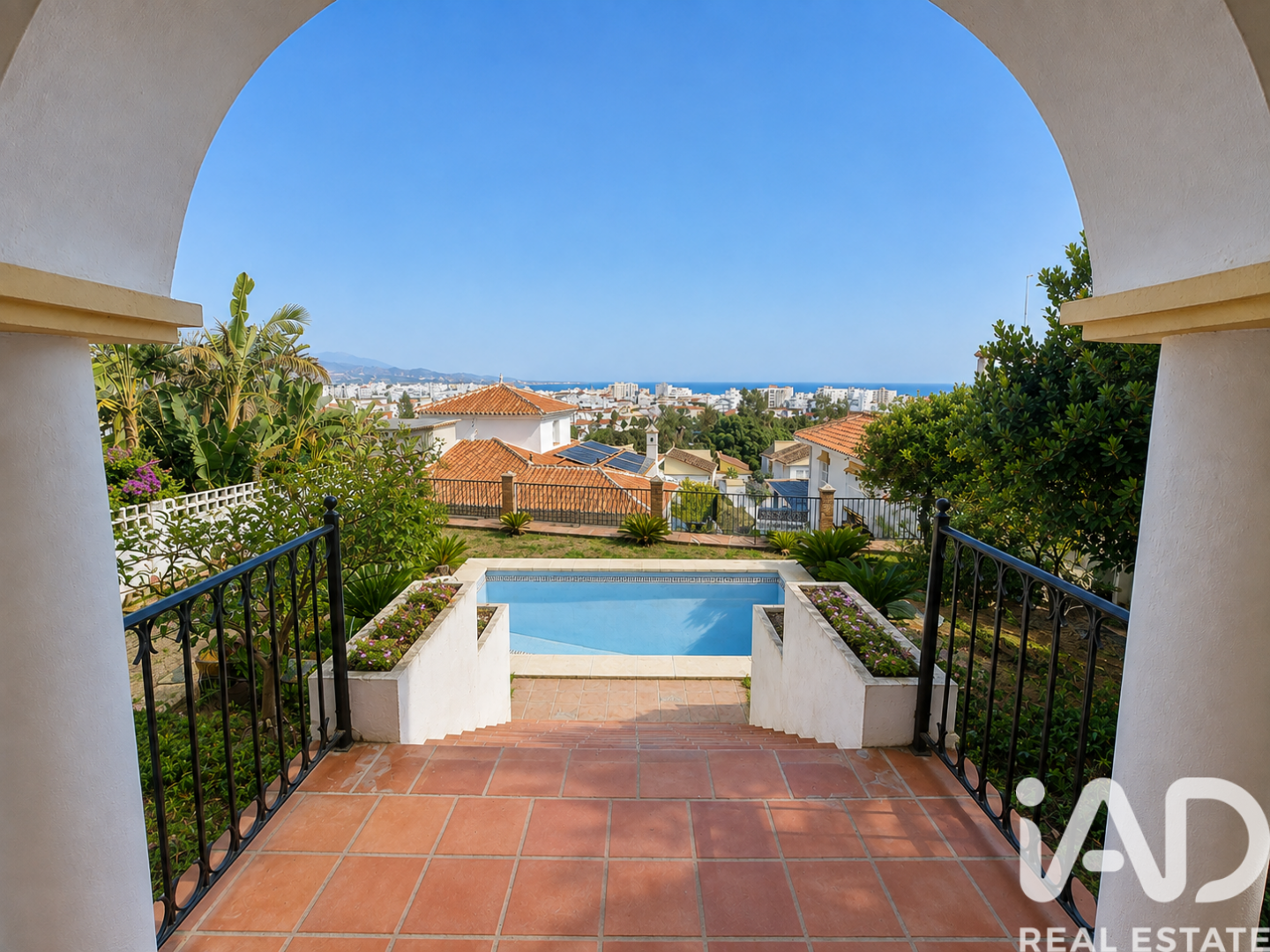 House à Torre del Mar, Malaga, Espagne 4 chambres, 240 m2 No. 195113