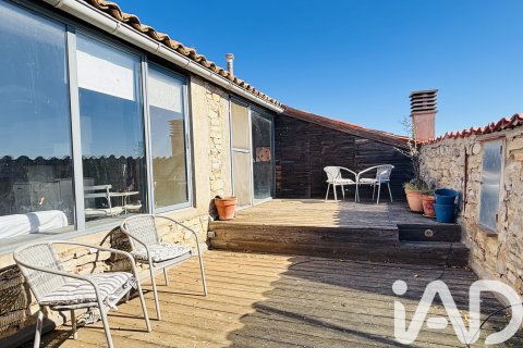 Townhouse in Lleida, Spain 5 bedrooms, 484 sq.m. No. 185590