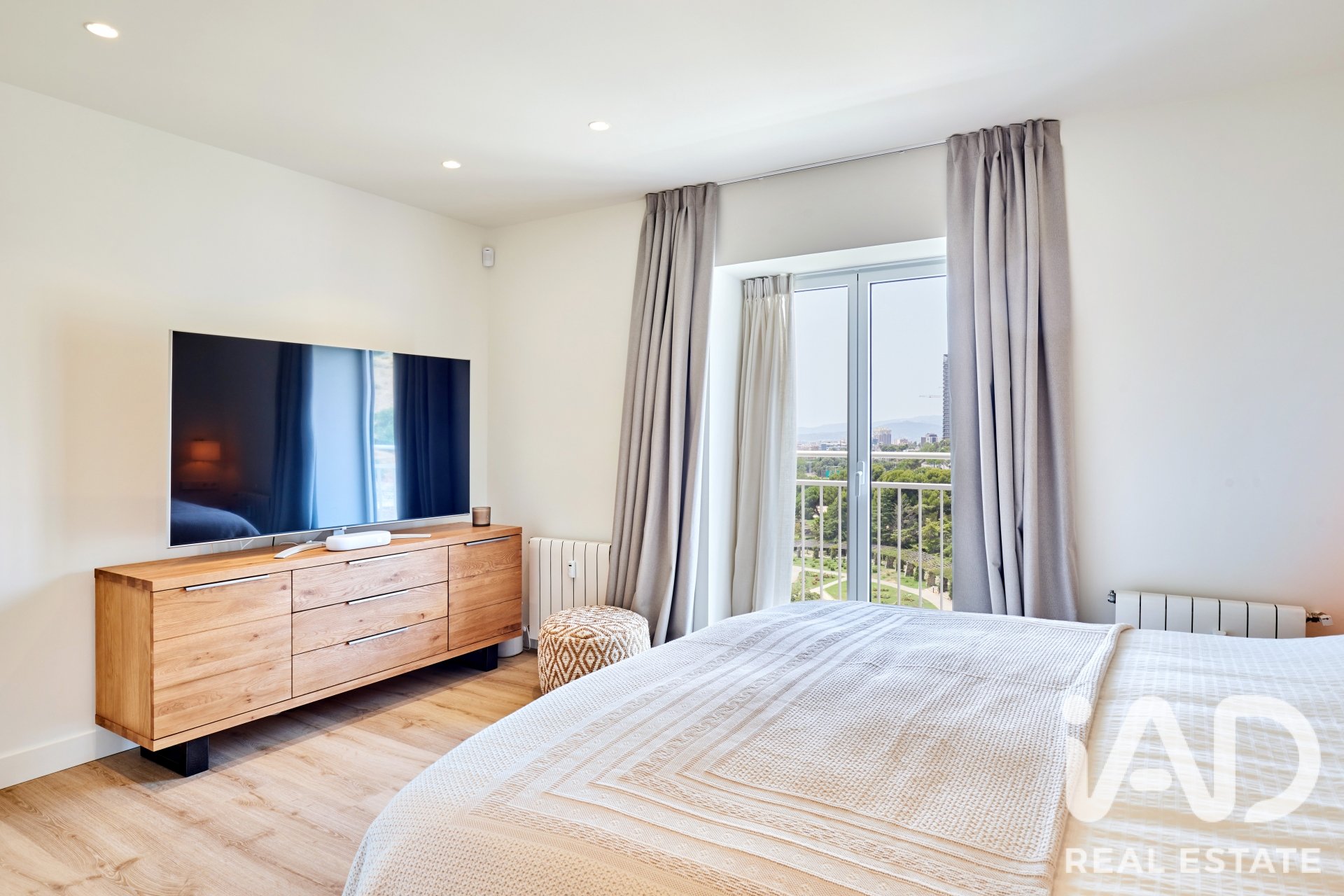 Huoneisto Barcelona, Espanja 4 makuuhuonetta, 234 m2 No. 195850