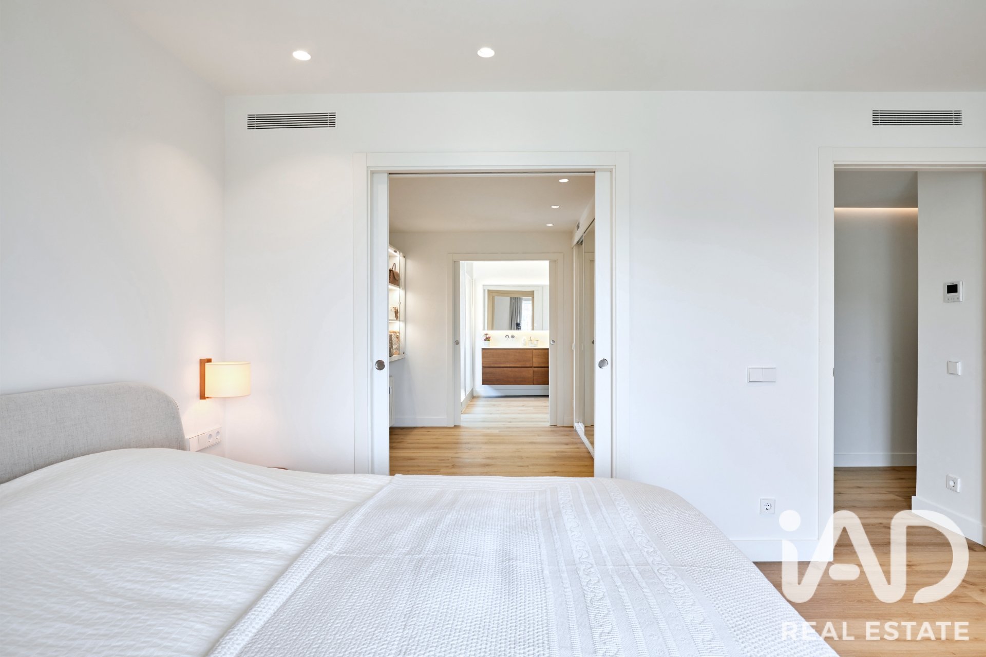 Huoneisto Barcelona, Espanja 4 makuuhuonetta, 234 m2 No. 195850