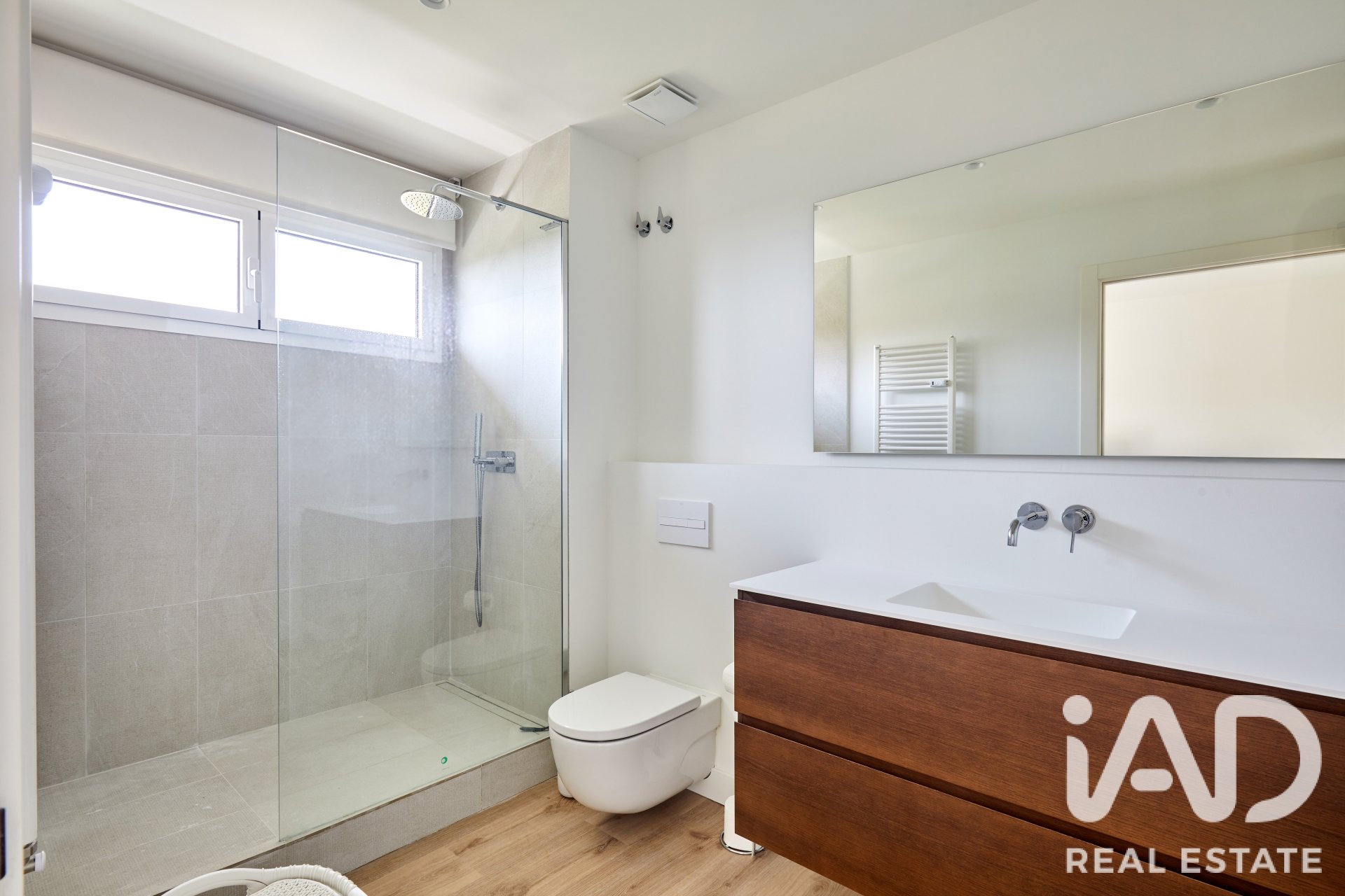 Huoneisto Barcelona, Espanja 4 makuuhuonetta, 234 m2 No. 195850