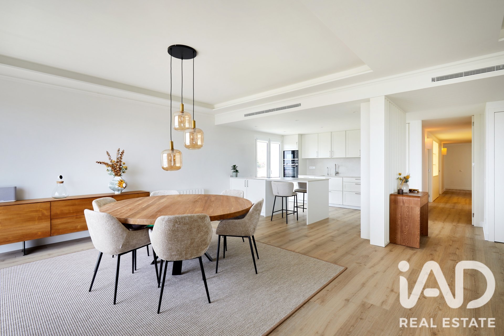 Huoneisto Barcelona, Espanja 4 makuuhuonetta, 234 m2 No. 195850