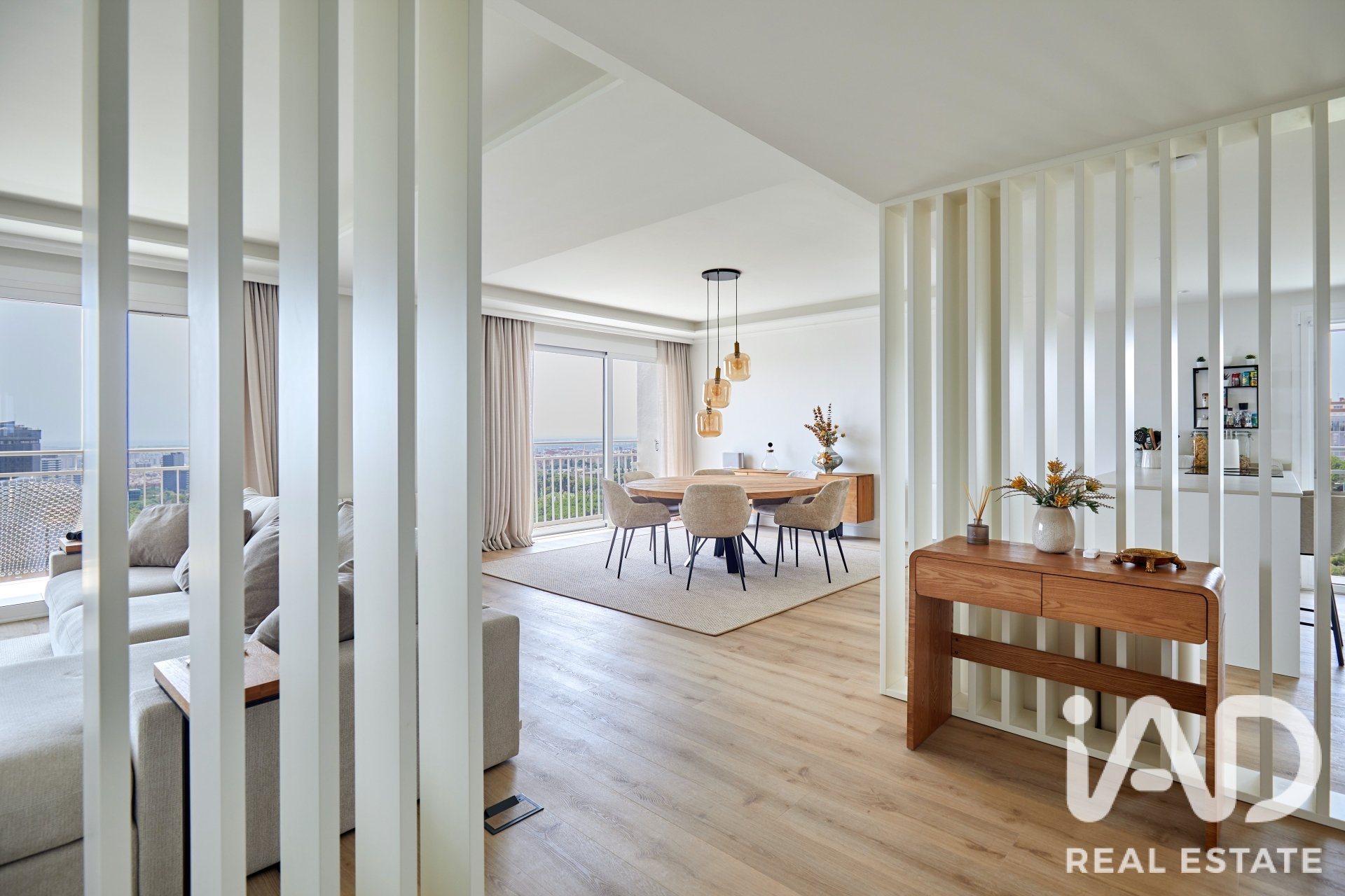 Huoneisto Barcelona, Espanja 4 makuuhuonetta, 234 m2 No. 195850