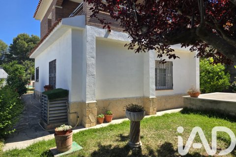 Hus i Calafell, Tarragona, Spanien 5 sovrum, 195 kvm. Nr. 195853
