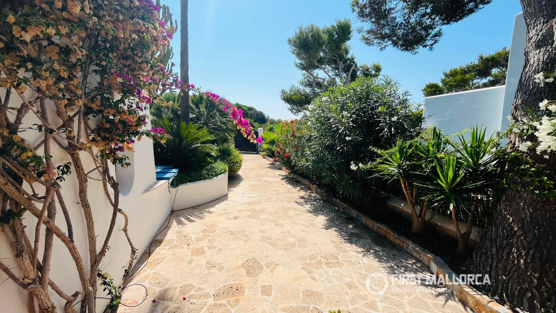 Villa in Mallorca, Spain 4 bedrooms, 287 sq.m. No. 192415