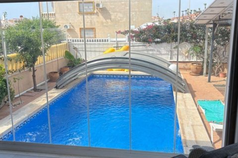 Lägenhet i La Zenia, Alicante, Spanien 3 sovrum, 118 kvm. Nr. 173506