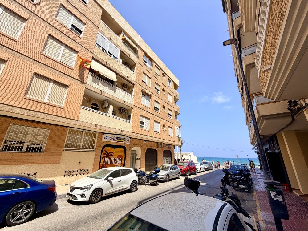Apartamento en Guardamar del Segura, Alicante, España 2 dormitorios,  No. 190398