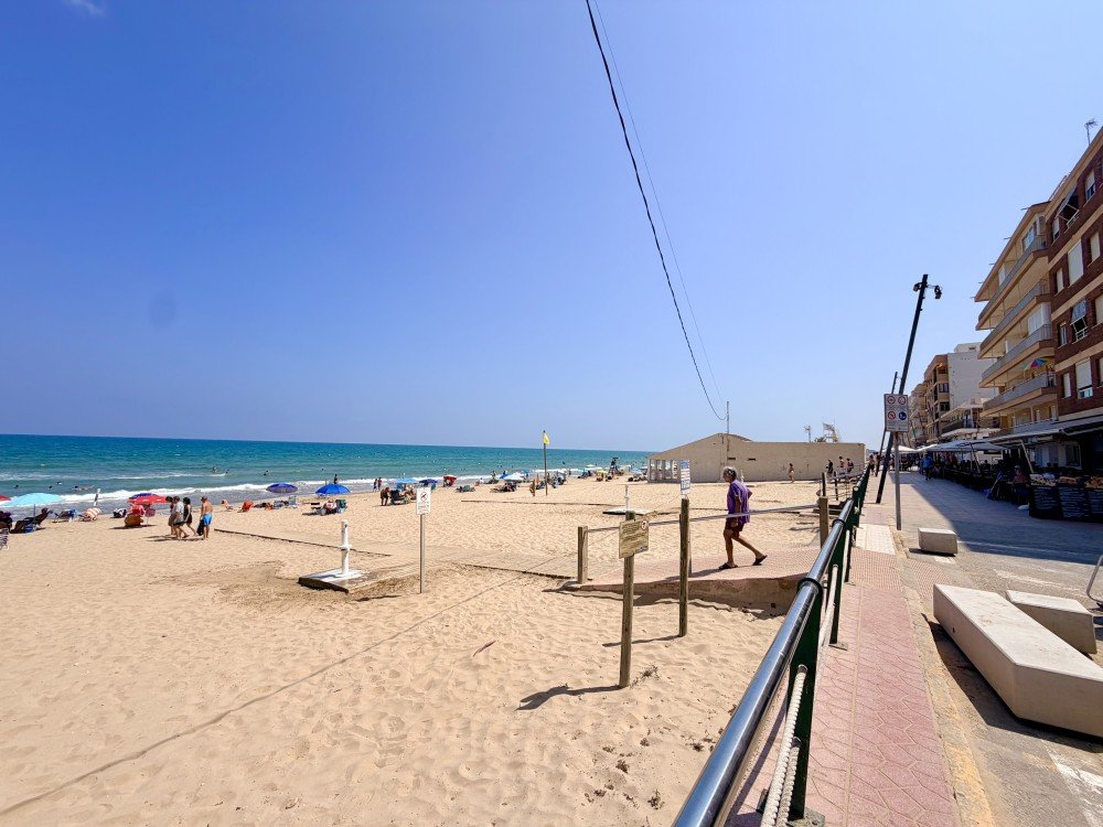 Apartamento en Guardamar del Segura, Alicante, España 2 dormitorios,  No. 190398
