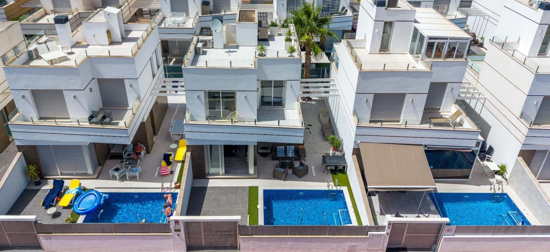 Villa à Alicante, Espagne 3 chambres, 110 m2 No. 189974