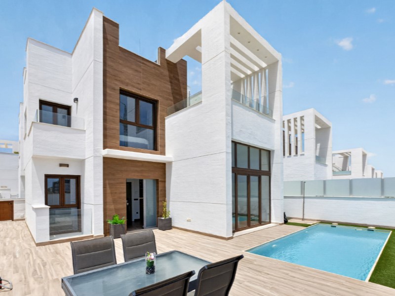 Villa à Torrevieja, Alicante, Espagne 4 chambres, 149 m2 No. 190096