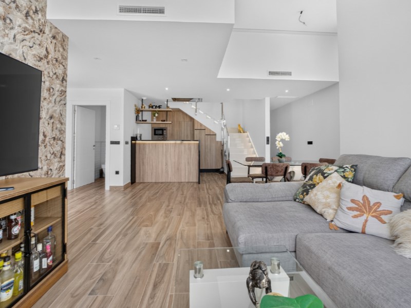 Villa à Torrevieja, Alicante, Espagne 4 chambres, 149 m2 No. 190096